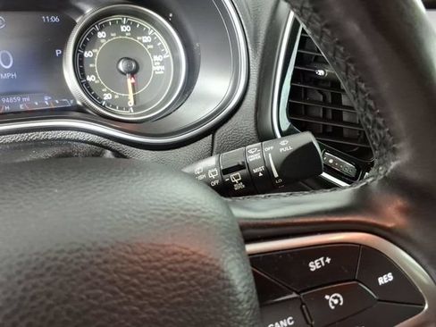 Used 2020 Jeep Cherokee Limited AWD/4WD image 25