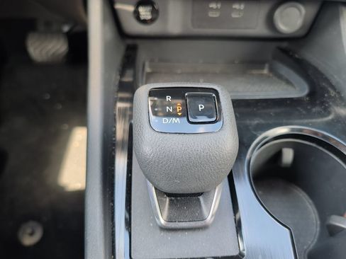 Used 2025 Nissan Rogue SV FWD image 14