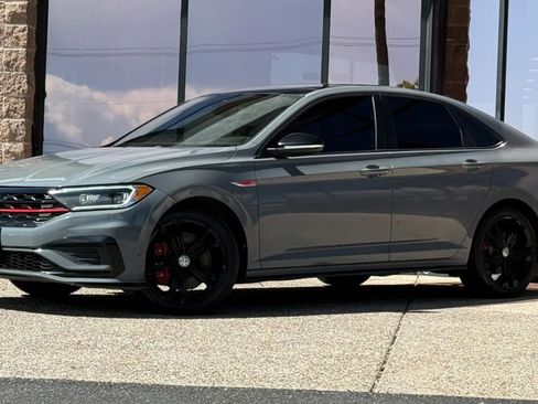 Used 2021 Volkswagen Jetta GLI Autobahn FWD image 3