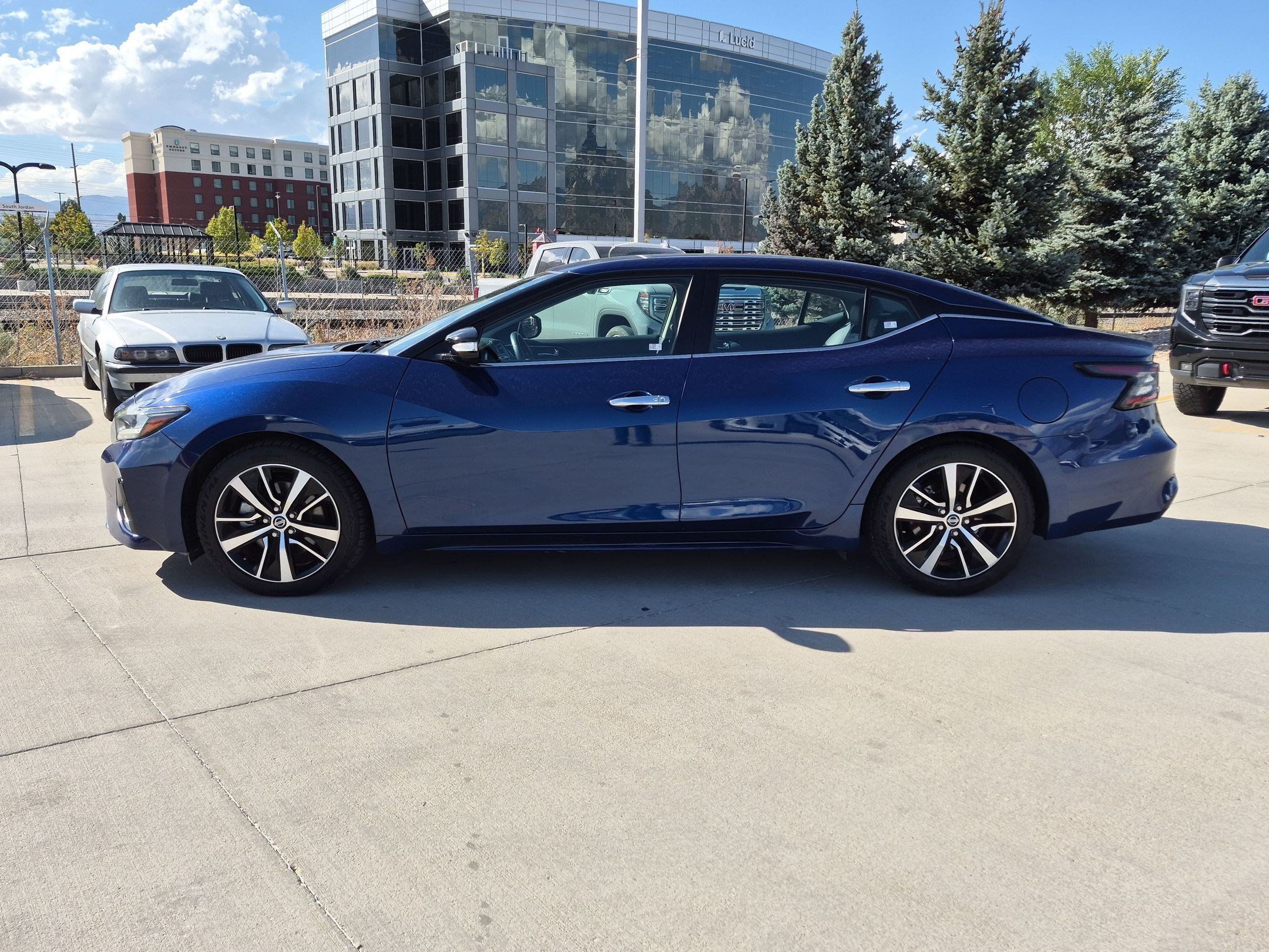 Used 2022 Nissan Maxima SV w/ Floor Mat Group FWD image 3