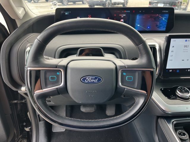 Used 2025 Ford Expedition Platinum AWD/4WD image 20
