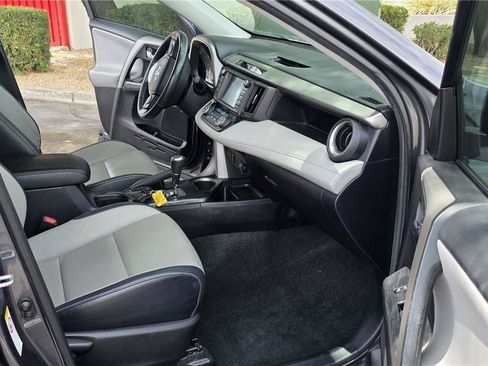 Used 2017 Toyota RAV4 Platinum FWD image 14