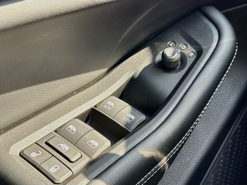 Used 2023 Jeep Grand Cherokee Altitude AWD/4WD image 10