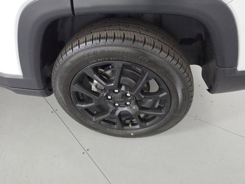 Used 2023 Jeep Compass Latitude AWD/4WD image 11