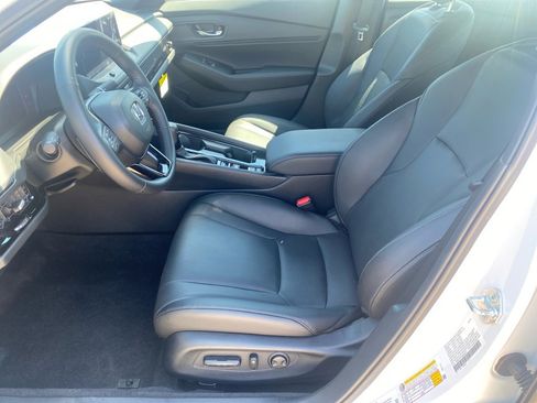 Used 2025 Honda Accord Sport image 11