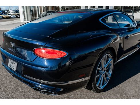 Used 2022 Bentley Continental GT V8 image 15
