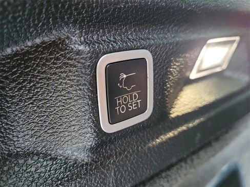 Used 2022 Jeep Grand Cherokee L Summit w/ Advanced Protech Group IV image 9