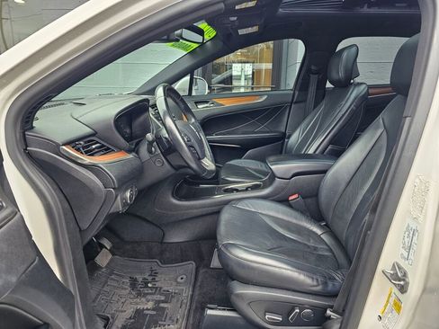 Used 2017 Lincoln MKC Select w/ Select Plus Package AWD/4WD image 21