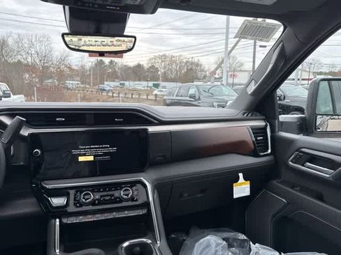 New 2026 GMC Sierra 2500 Denali w/ Denali Reserve Package image 15