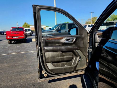 Used 2021 Chevrolet Tahoe Z71 image 11