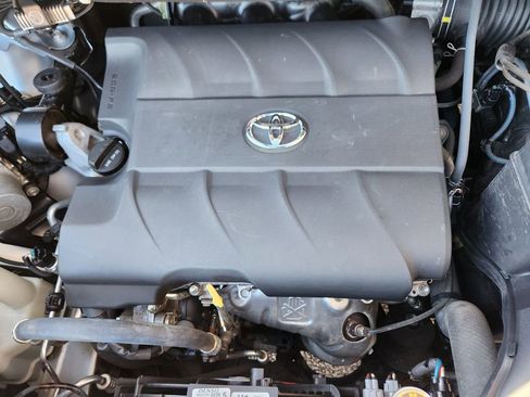 Used 2015 Toyota Sienna XLE image 19