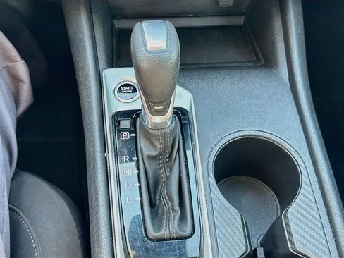 Used 2025 Nissan Altima 2.5 SV FWD image 16