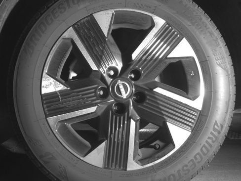 Used 2025 Nissan Kicks SV image 12