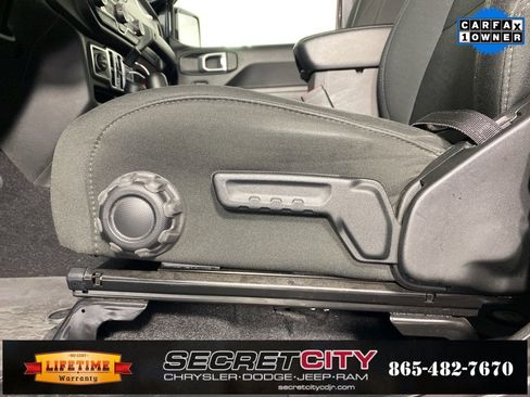 Used 2021 Jeep Gladiator Willys image 13