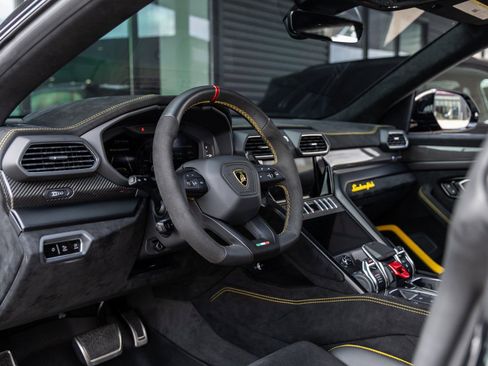 Used 2024 Lamborghini Urus Performante image 32