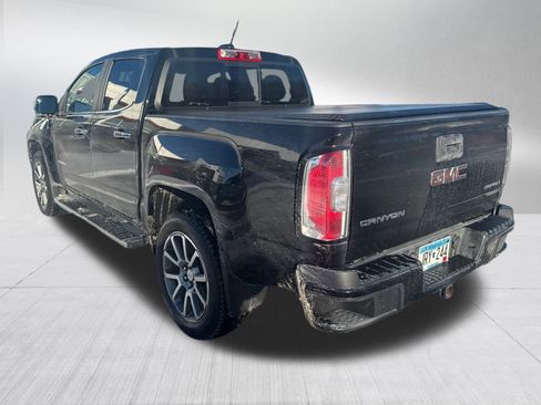 Used 2017 GMC Canyon Denali image 4