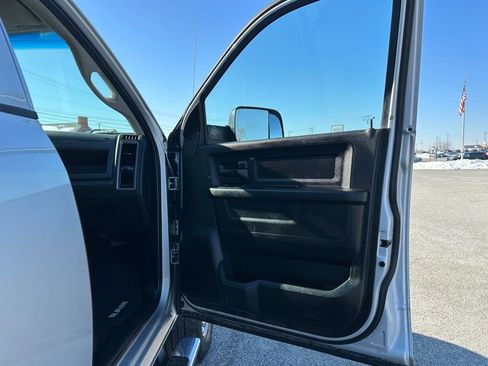 Used 2018 RAM 2500 Tradesman w/ Chrome Appearance Group image 18