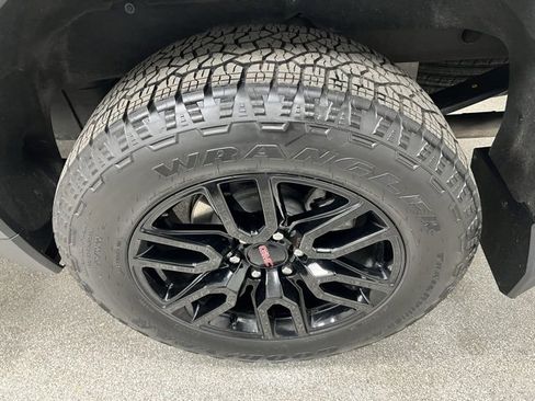 Used 2024 GMC Sierra 1500 Elevation image 19