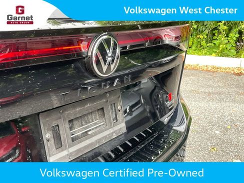 Certified 2025 Volkswagen Tiguan SE R-Line AWD/4WD image 40