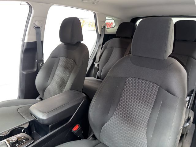 Used 2025 Kia Sportage LX FWD image 11
