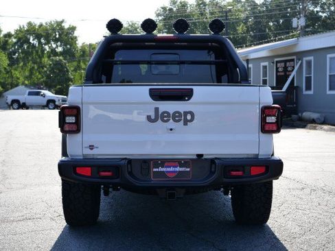 Used 2024 Jeep Gladiator Rubicon w/ Technology Group AWD/4WD image 8