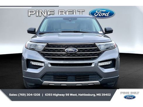 Used 2021 Ford Explorer XLT w/ Equipment Group 202A RWD image 3