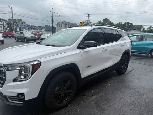 Used 2024 GMC Terrain AT4 w/ Tech Package AWD/4WD image 4