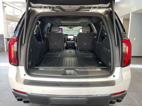 Used 2025 GMC Yukon XL Denali Ultimate w/ LPO, Floor Liner Package AWD/4WD image 43