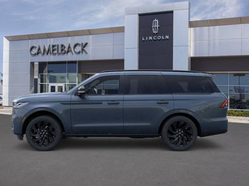 New 2026 Lincoln Navigator Reserve w/ Jet Appearance Package image 26
