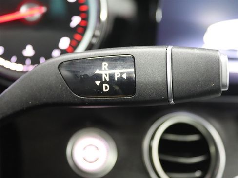Used 2019 Mercedes-Benz E 300 4MATIC image 40
