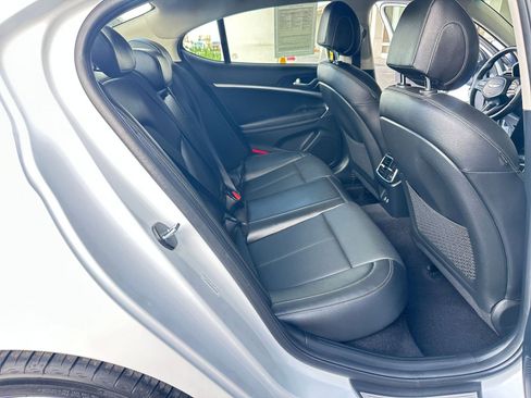 Used 2025 Genesis G70 2.5T image 25