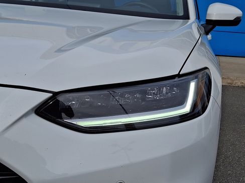 Used 2024 Honda HR-V EX-L image 9