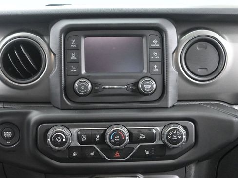 Used 2021 Jeep Wrangler Willys image 24