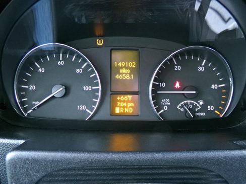 Used 2011 Mercedes-Benz Sprinter 2500 image 7