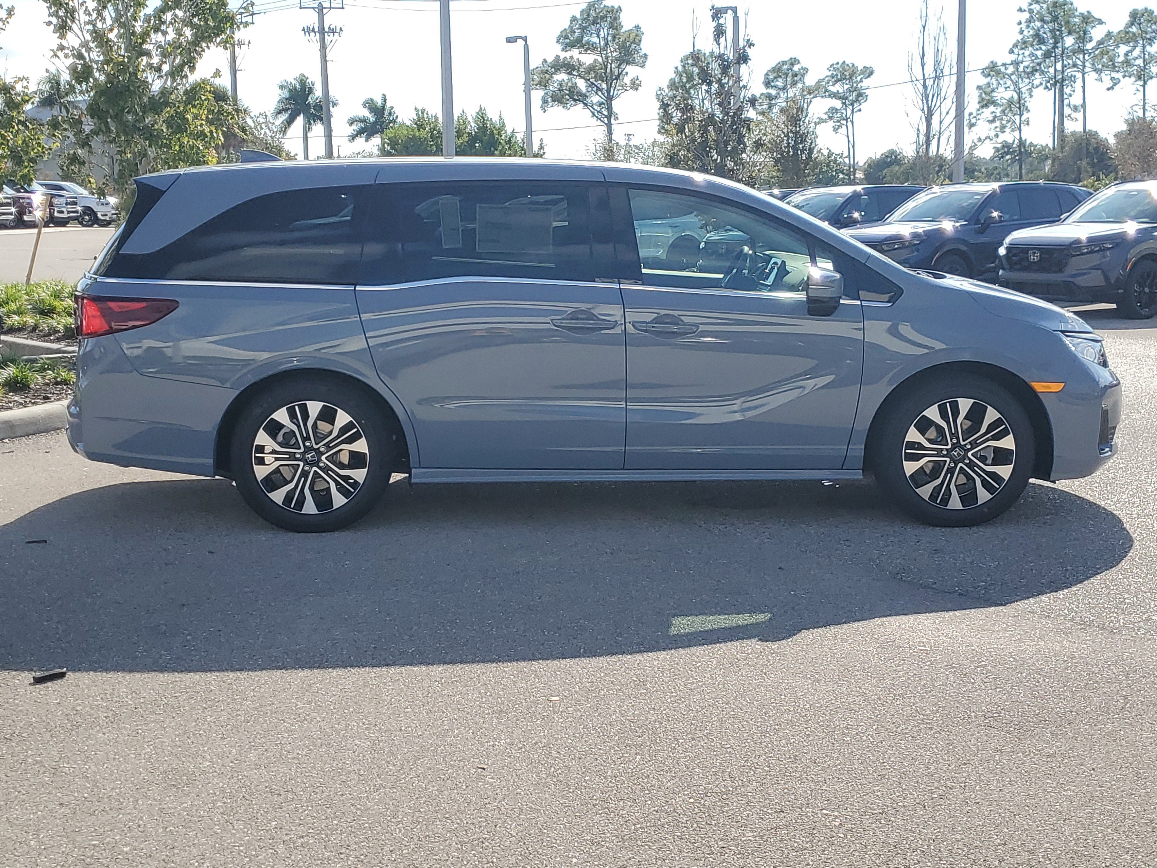 New 2026 Honda Odyssey Elite image 3