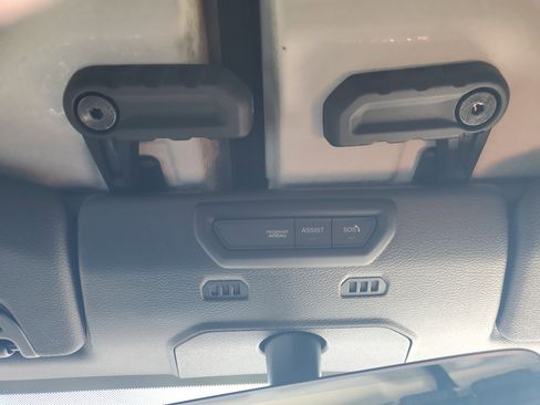 Used 2021 Jeep Wrangler Unlimited Sahara image 28