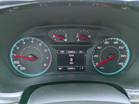 Used 2023 Chevrolet Traverse LS image 23