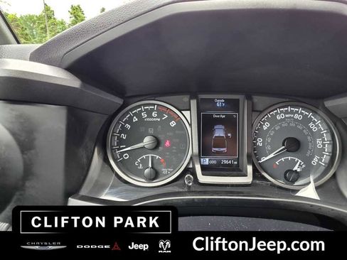 Used 2022 Toyota Tacoma TRD Off-Road AWD/4WD image 19