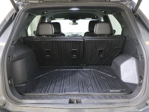 Used 2022 Chevrolet Equinox RS w/ LPO, Floor Liner Package image 19