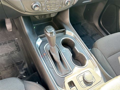 Used 2020 Chevrolet Traverse LT w/ Driver Confidence II Package image 18