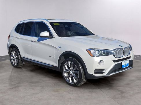 Used 2017 BMW X3 xDrive28i image 3