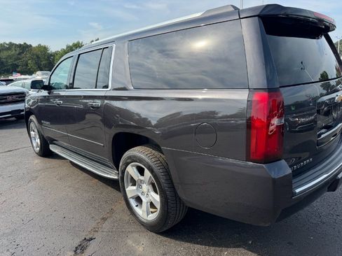Used 2018 Chevrolet Suburban Premier AWD/4WD image 10
