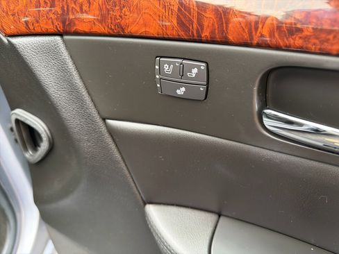 Used 2006 Cadillac DTS image 55