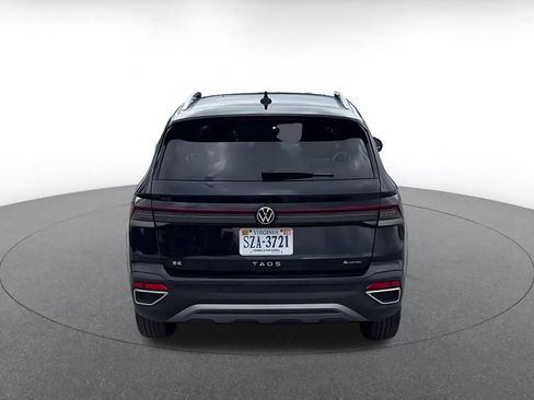 Used 2026 Volkswagen Taos SE AWD/4WD image 12