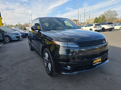 Used 2024 Land Rover Range Rover Sport Dynamic SE AWD/4WD image 4