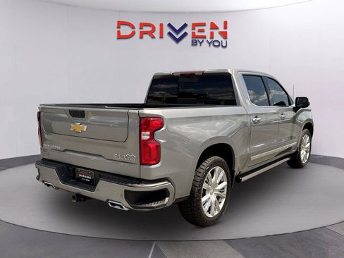 Used 2025 Chevrolet Silverado 1500 High Country AWD/4WD image 4