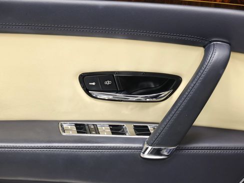 Used 2015 Bentley Flying Spur V8 AWD/4WD image 11