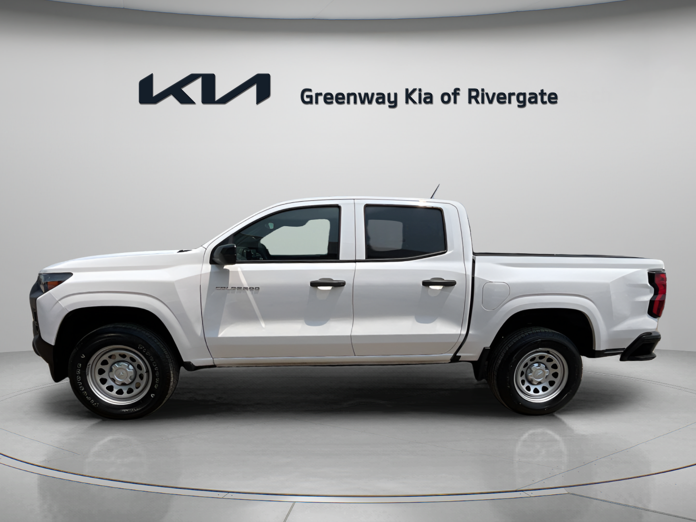 Used 2025 Chevrolet Colorado W/T RWD image 4