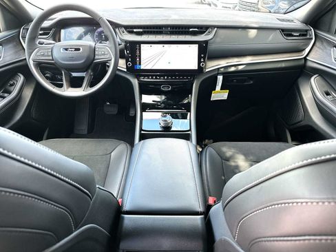 New 2026 Jeep Grand Cherokee Altitude RWD image 25