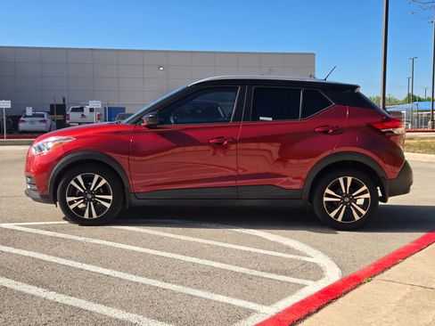 Used 2019 Nissan Kicks SV image 7